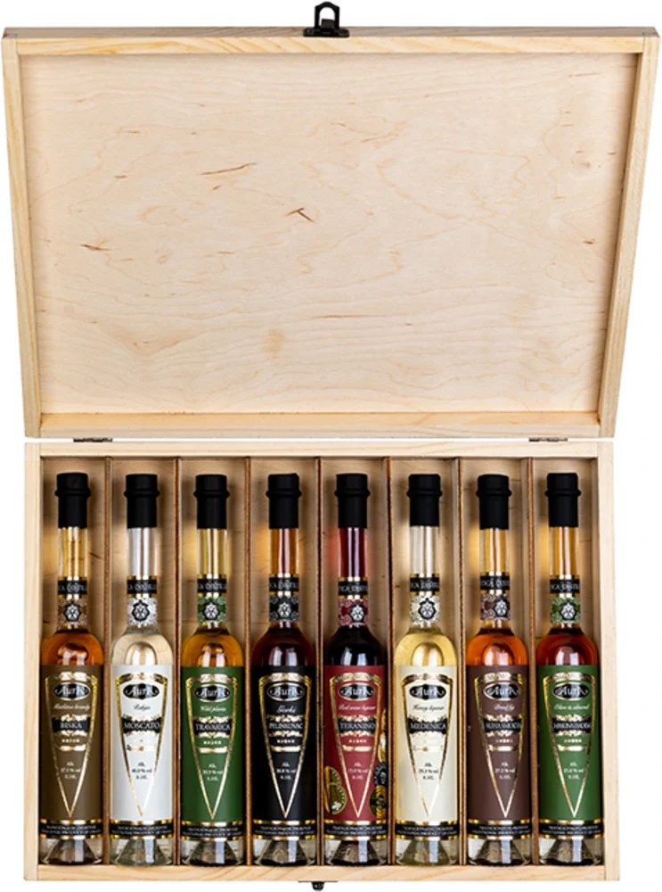 Poklon paket Box Rakija (Biska, Moscato, Gorki pelinkovac, Medenica, Teranino, Suha smokva, Maslina i badem, Travarica) Aura + GB 8 x 0,1 l